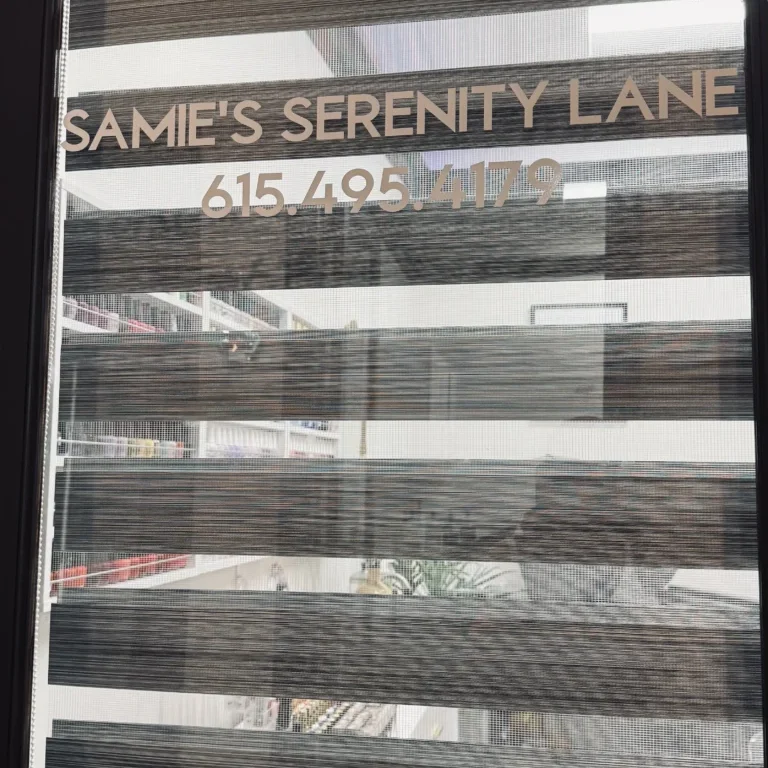 1702ZQHwVZnfHnolGv_d3WUay5Vq7RkKo