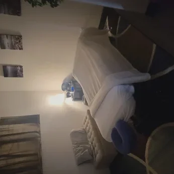 1u5-yF-NyYRErpgNGDnQdJmDvzW_AuHqn